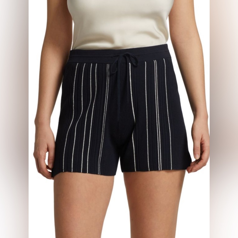 Theory Hankson Ribbed Striped Shorts * DEEP NAVY